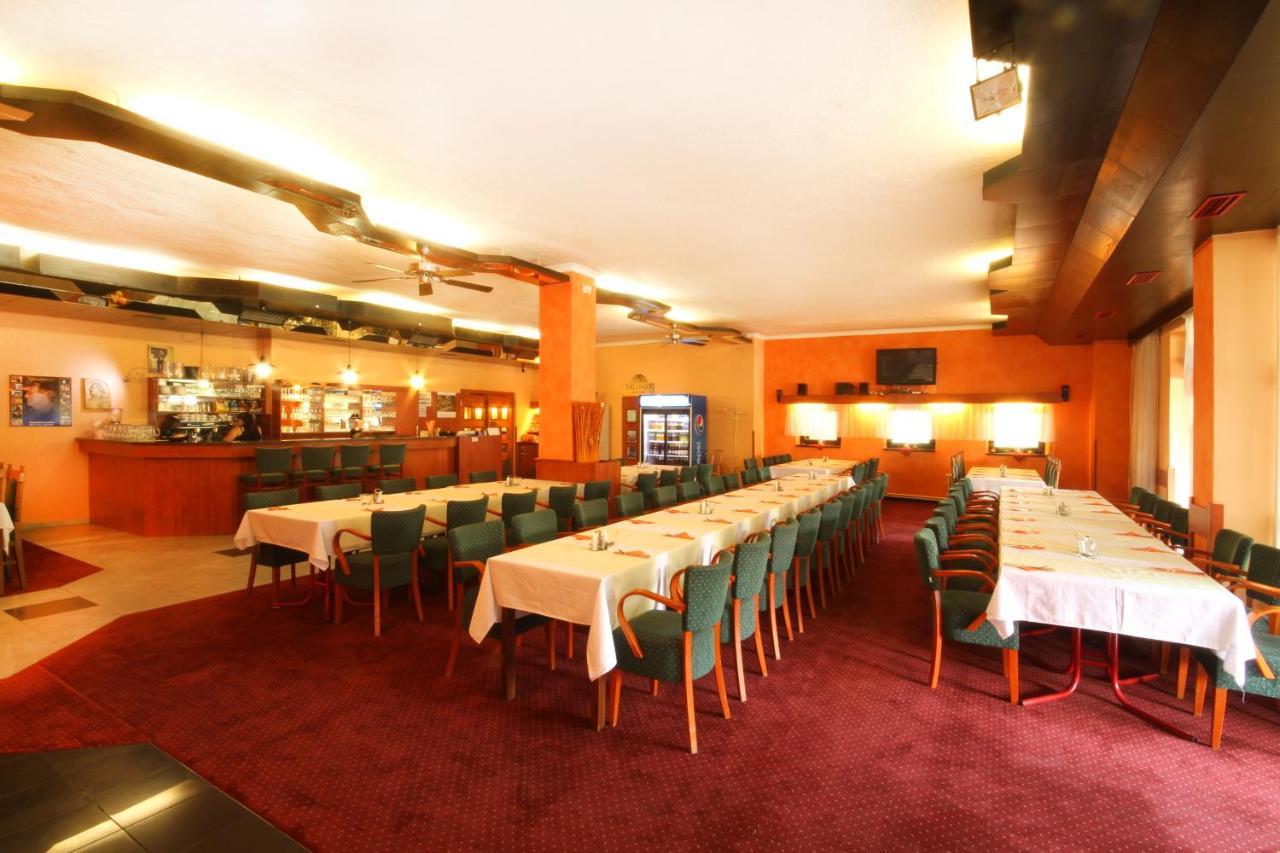 Hotel Strážnice Extérieur photo