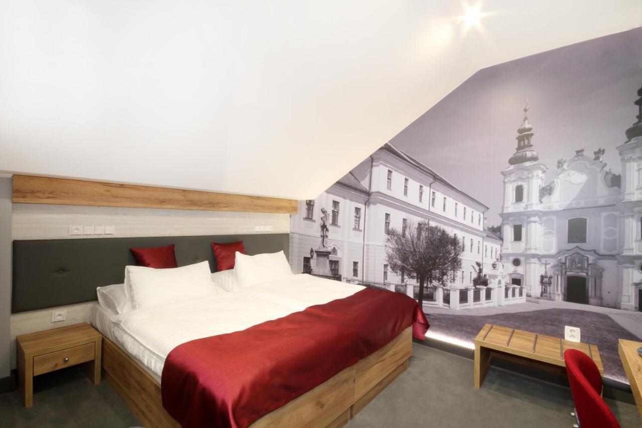 Hotel Strážnice Extérieur photo